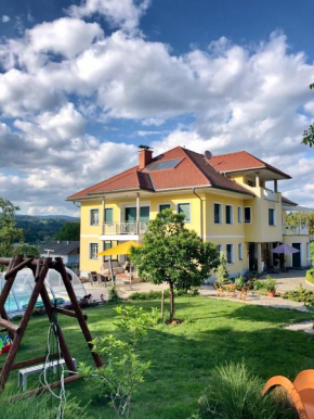 Ferienwohnung am Bauernhof Straßonig vulgo Hornis Moosburg in Kärnten